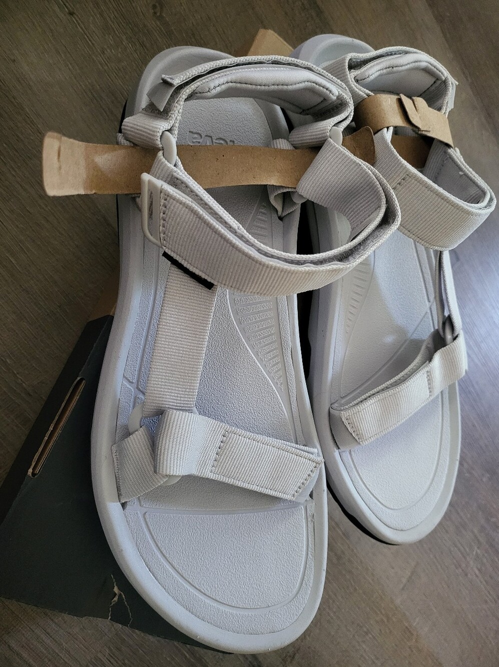 Brand New In Box Teva Men's Hurrican XLT2 Sport Hiking Sandal in White Size 10